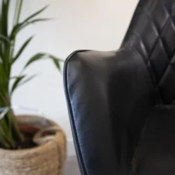 Industriële Eetkamerstoel Cara Zwart - Kunstleder - Zwart -Puur Woood Winkel 1000051928 0103